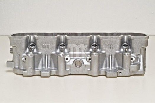 Головка блока цилиндров 908761 AMC