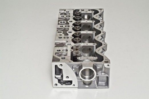 Головка блока цилиндров 908197 AMC