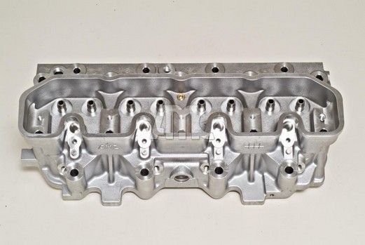 Головка блока цилиндров 908761 AMC