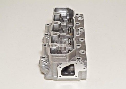 Головка блока цилиндров 908761 AMC